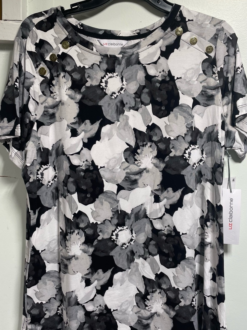 Liz Claiborne Black & White Floral Short-Sleeve Top